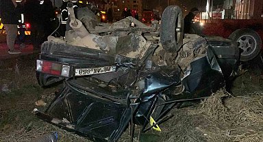 Karaman'da Tofaş otomobilin hurda yığınına döndüğü kazada 2 kişi yaralandı