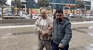 Kardeşi ve yeğenini bıçaklayan şahıs adliyede