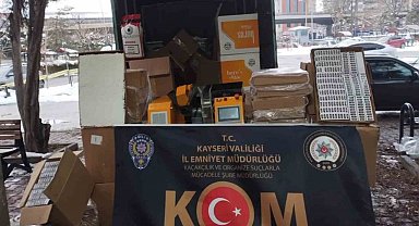 Kayseri'de 103 bin 950 dal doldurulmuş makaron ele geçirildi