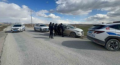 Konya'da polisten kaçan şüpheli kovalamaca sonucu yakalandı