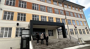 Kulu'da binasını yeniden yapılan okulda ders zamanı