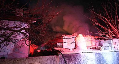 Metruk kerpiç evde çıkan yangın çevreye sıçramadan söndürüldü