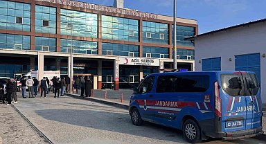 Minibüsünün altında kalan çocuk hayatını kaybetti