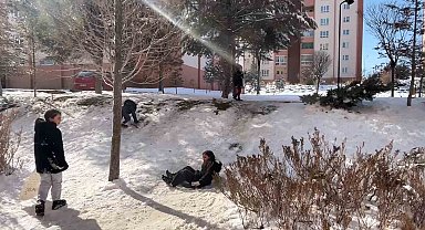 Niğde'de okullar tatil oldu, karın keyfini çocuklar çıkardı
