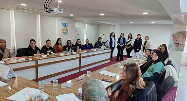 Niğde'de Sağlık Personeline 'Anne Sütü ve Emzirme Danışmanlığı' eğitimi verildi