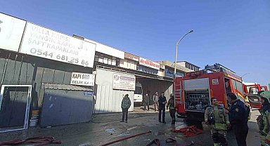 OSTİM'de çelik kapı imalathanesinde çıkan yangın itfaiyeyi alarma geçirdi