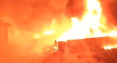 Sulama boruları alev alev yandı