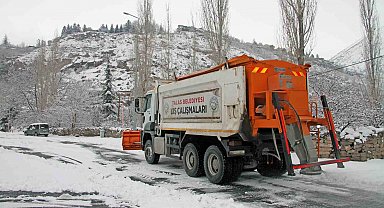 Talas'ta kar temizliği ara vermeden sürüyor