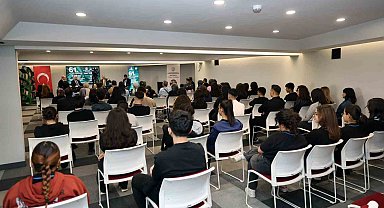 724 Kütüphane'de 'Üreten Kütüphane' konuşuldu