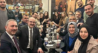 AK Partili Varank ve Gül, gençlerle Espressolab'da buluştu