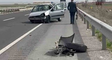 Aksaray'da çarpışan otomobillerden birinin tekeri koptu: 3 yaralı