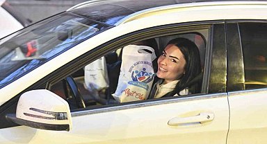 Ankara'da iftara yetişemeyen vatandaşlara motokuryelerle kumanya dağıtıldı