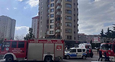 Apartman görevlisi ile kiracı arasındaki kavgada kan aktı: 2 yaralı