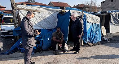 Başkan Büyükkılıç, barakada yaşayan Dudu teyze ve oğluna sahip çıktı