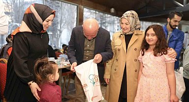 Başkan Çolakbayrakdar, iftarını yetim çocuklarla yaptı