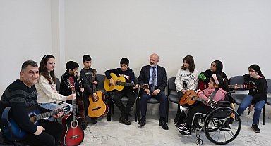 Başkan Çolakbayrakdar: "Gençlerimizin ve evlatlarımızın yanındayız"