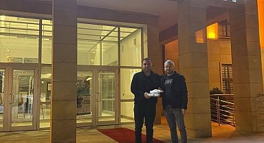 Beypazarı'nda bir muhtar vatandaşlara sahur yemeği dağıttı