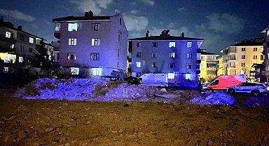 Boşanma aşamasındaki karısını öldürüp intihar etti