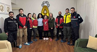 Büyükşehir'den özel ihtiyaçlı Aleyna'ya evinde afet eğitimi