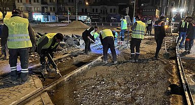 Büyükşehir'den raylı sistem güzergahında gece boyu bakım çalışması