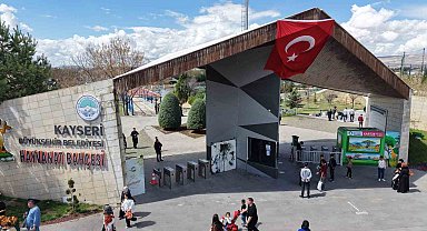 Büyükşehir'in hayvanat bahçesine Ramazan Bayramı'nda yoğun ilgi