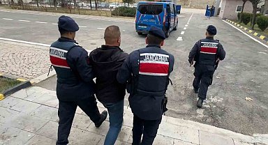 Cezaevinden izinli çıktı, evi soyarken suçüstü yakalandı