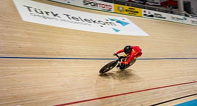 Çinli kadın bisikletçi, dünya rekoru kırdı