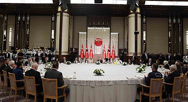 Cumhurbaşkanı Erdoğan: "Sorumsuz boykot çağrılarıyla girişimciyi batırmak için çabalayan muhteris siyasetçilere prim vermeyeceğiz"