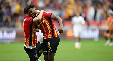 Duckens Nazon 6. golünü attı