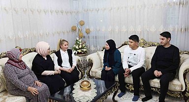 Emine Erdoğan, Vehibe Sayın'ın iftar sofrasına konuk oldu