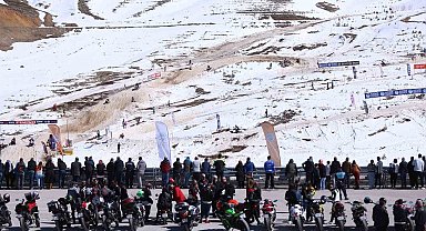 Erciyes'ten yükselen kar motorlarının sesi, tüm dünyaya duyuldu