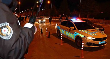 Karaman'da 10 bin 620 adet cinsel içerikli hap ele geçirildi