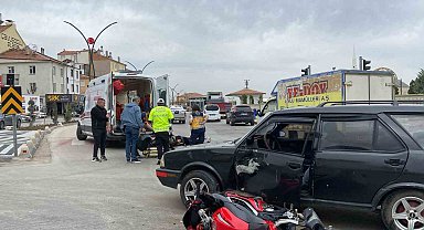 Karaman'da otomobille çarpışa motosikletin sürücüsü yaralandı