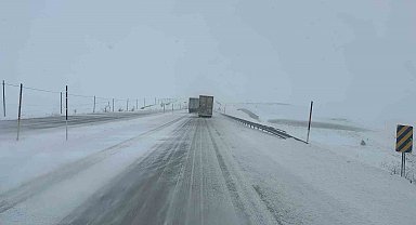 Kayseri - Gürün yolu ulaşıma kapandı