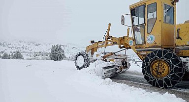 Kayseri'de 140 yol ulaşıma açıldı