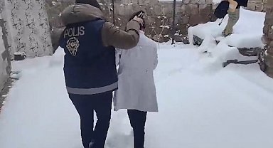 Kayseri'de hırsızlık şüphelileri saklandıkları adreslerde yakalandı
