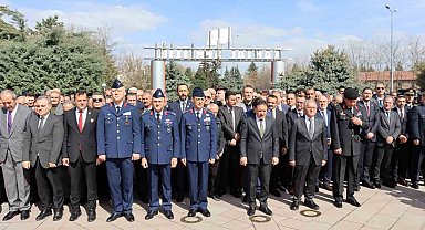 Kayseri'de şehitler mezarları başında anıldı