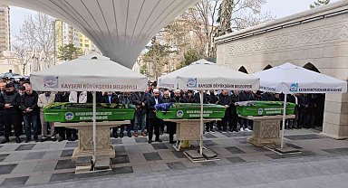 Kızı tarafından defalarca bıçaklanarak öldürülen anne son yolculuğuna uğurlandı