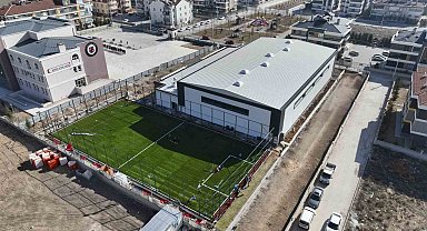 Konya Spor Lisesi'ne kazandırılacak Ahmet Çalık Kapalı Spor Salonu ve Suni Çim Sahası tamamlanıyor