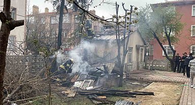 Konya'da çocukların attığı torpil yangına sebep oldu