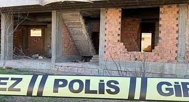 Konya'da günlerdir evine gitmeyen genç inşaatın bodrumunda ölü bulundu
