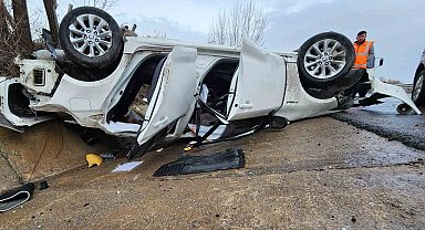 Konya'da otomobil ile hafif ticari araç çarpıştı: 3 yaralı