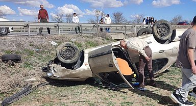 Konya'da otomobil takla attı: 2 yaralı