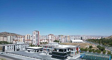 Melikgazi Belediyesi eğitim yatırımlarıyla takdir topluyor