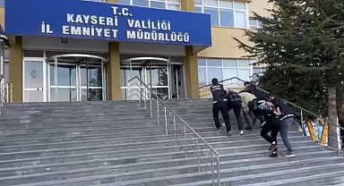 Midelerinden uyuşturucu kapsüller çıktı