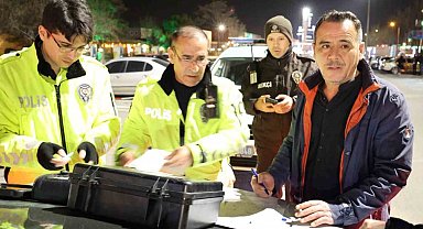 Muayenesiz araçta 2. kez alkollü ve ehliyetsiz yakalandı, "Az saygın olsun" dedi