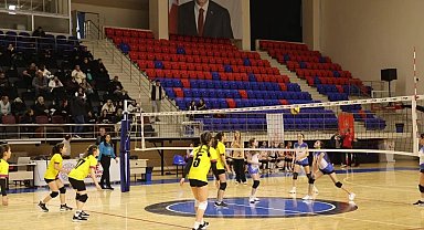 Niğde'de Mahalli Lig Voleybol Müsabakaları tamamlandı