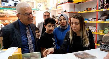 Öğrenciler 'zimem' geleneğini sürdürdü, 102 bin TL'lik borçları kapattı