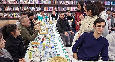 Sincan Belediye Başkanı Ercan, gençlerle sahur yaptı