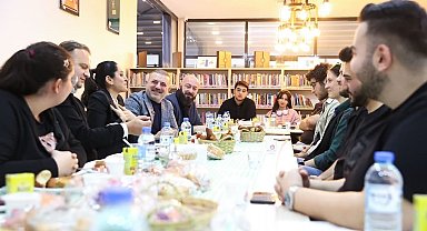 Sincan Belediye Başkanı Ercan gençlerle sahur yaptı